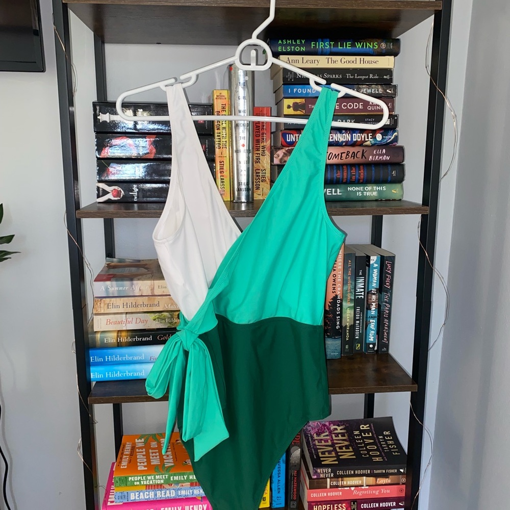 CUPSHE Colorblock Swimsuit - Picture 2 of 3